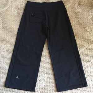 Lulu Lemon athletic crop pant.